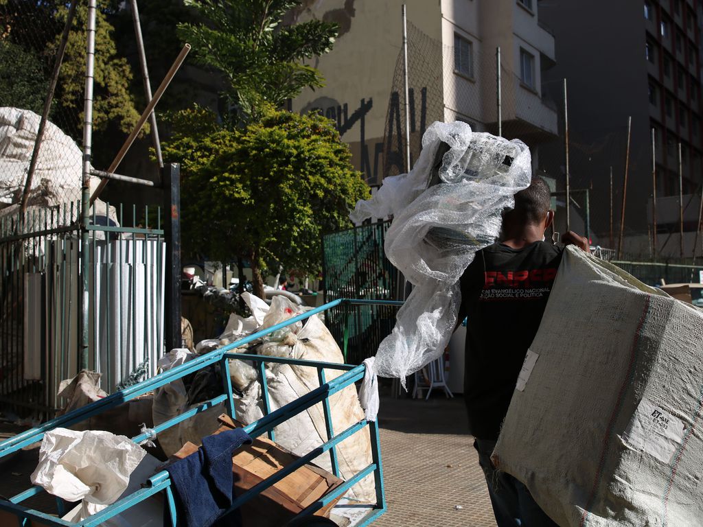 Projeto de lei prevê troca de material reciclável por alimentos em Igarassu